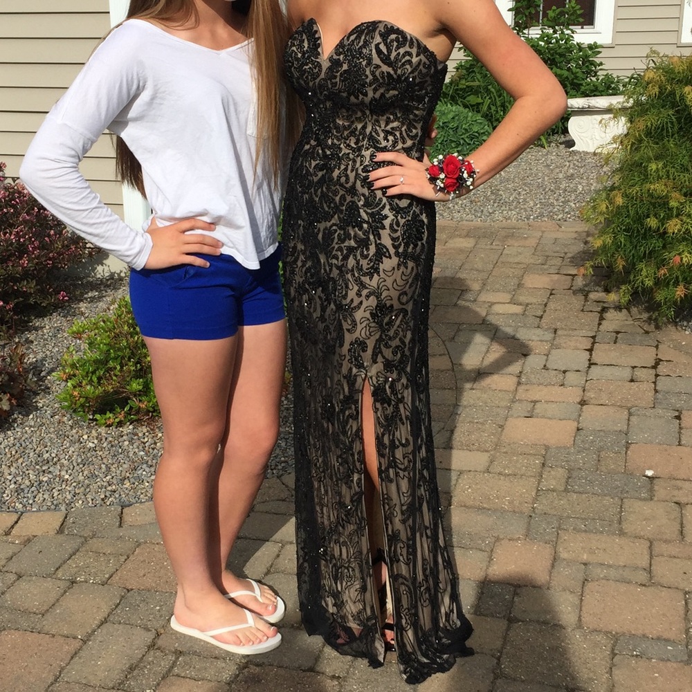 Faviana prom dress